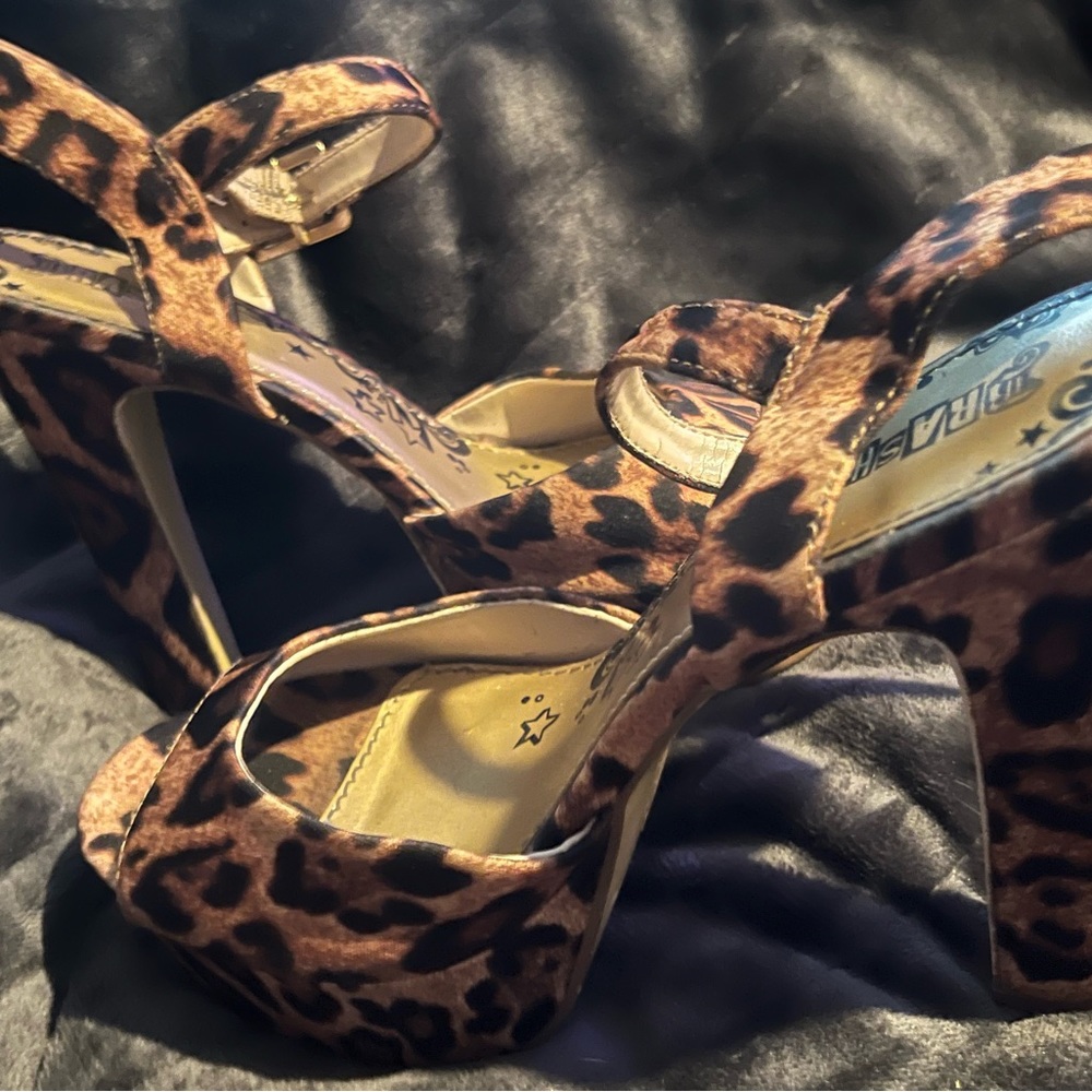 Heels - Picture 3 of 8